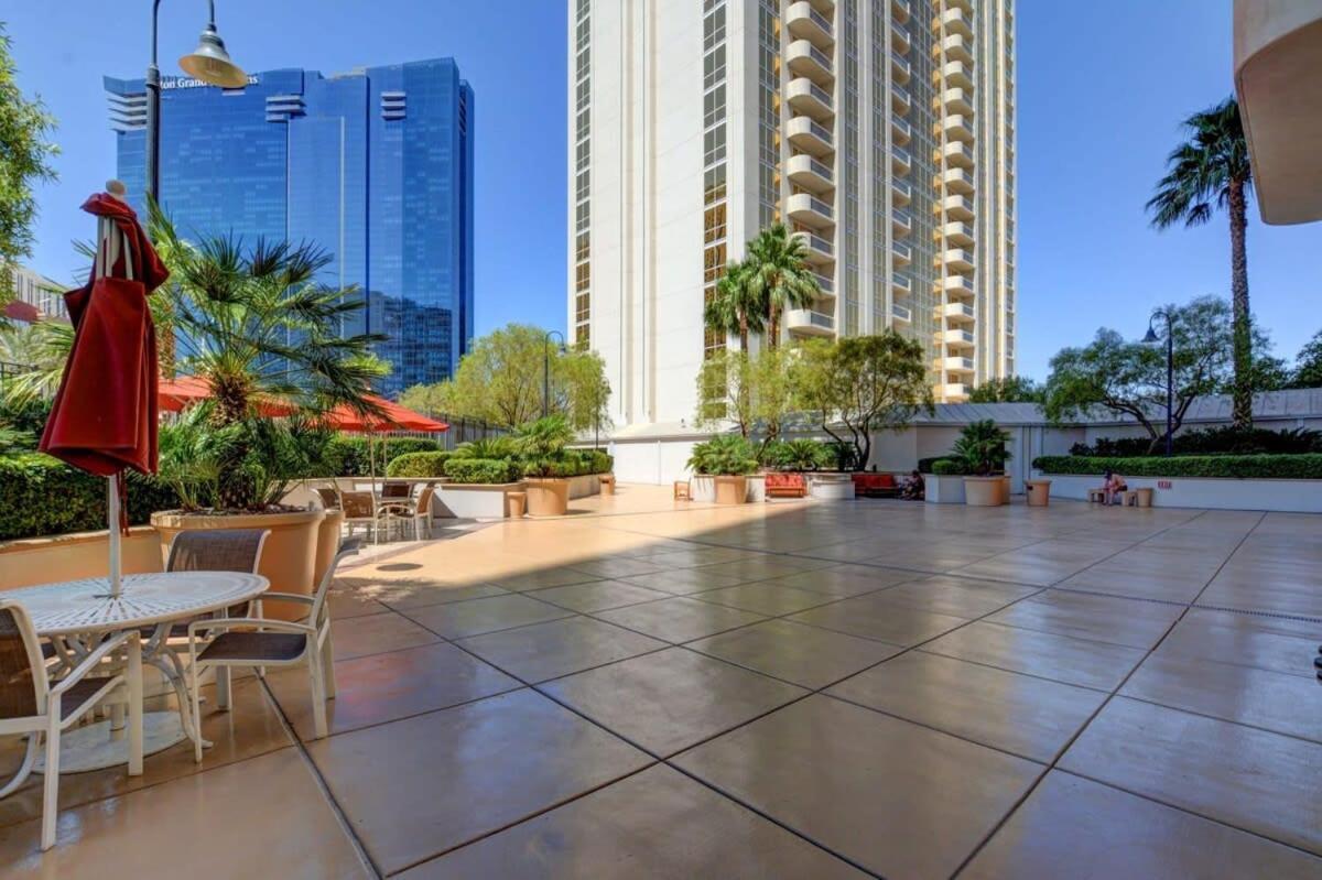 Mgm Signature-21-703 Strip View Jacuzzi Studio ลาสเวกัส ภายนอก รูปภาพ